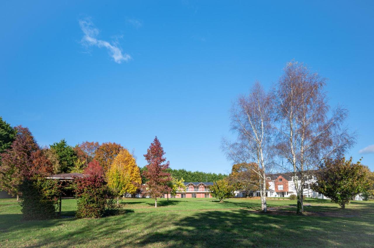 La Villa Des Golf.E.S Theix Exterior photo